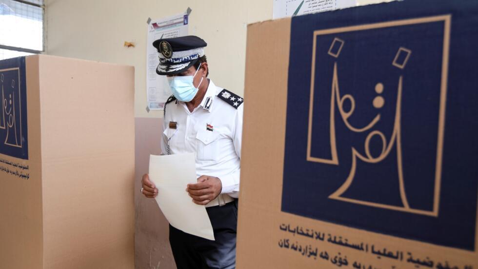 Elecciones parlamentarias en Irak las fuerzas de seguridad votaron